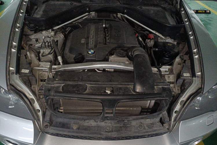 Used BMW X5 2011 xDrive35i Leading Model Engine Bay