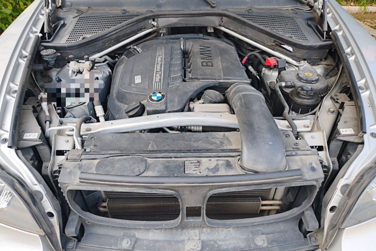 Used BMW X5 2011 xDrive35i Leading Model Engine Bay