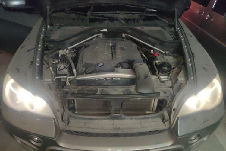 Used BMW X5 2011 xDrive35i Leading Model Engine Bay