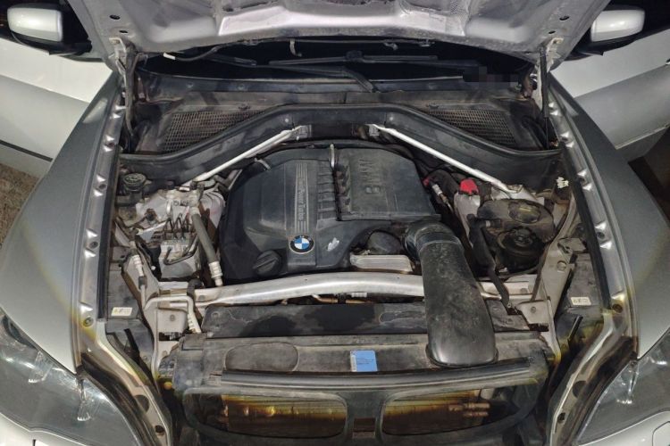 Used BMW X5 2011 xDrive35i Leading Model Engine Bay