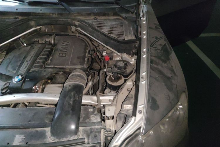 Used BMW X5 2011 xDrive35i Leading Model Engine Bay Left
