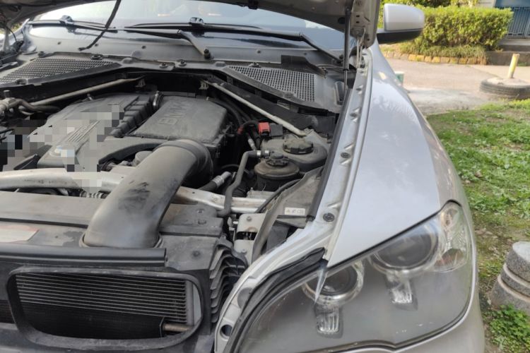 Used BMW X5 2011 xDrive35i Leading Model Engine Bay Left