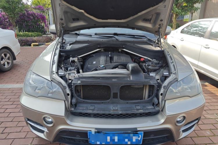 Used BMW X5 2011 xDrive35i Leading Model Engine Bay