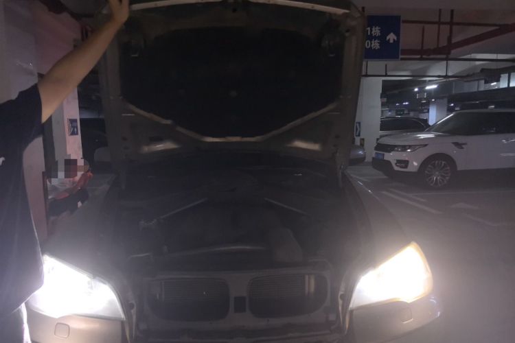 Used BMW X5 2011 xDrive35i Luxury Edition Engine Bay