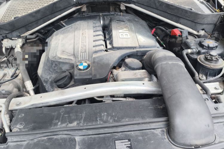 Used BMW X5 2011 xDrive35i Leading Model Engine Bay