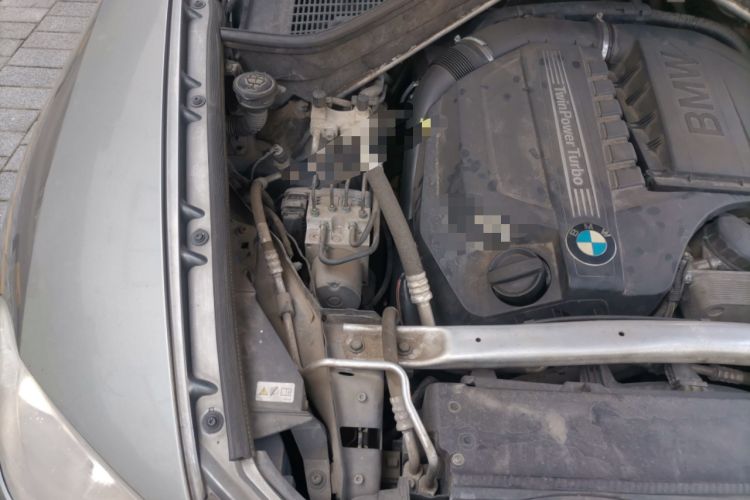 Used BMW X5 2011 xDrive35i M Sport model Engine Bay Right