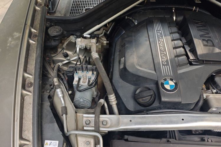 Used BMW X5 2011 xDrive35i Luxury Model Engine Bay Right