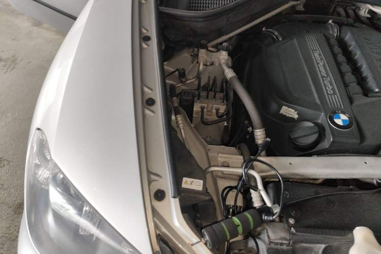Used BMW X5 2011 xDrive35i Leading Model Engine Bay Right