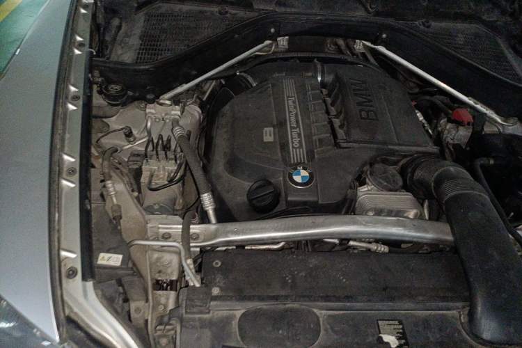Used BMW X5 2011 xDrive35i Leading Model Engine Bay Right