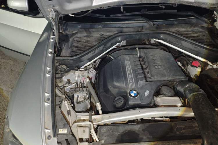 Used BMW X5 2011 xDrive35i Leading Model Engine Bay Right