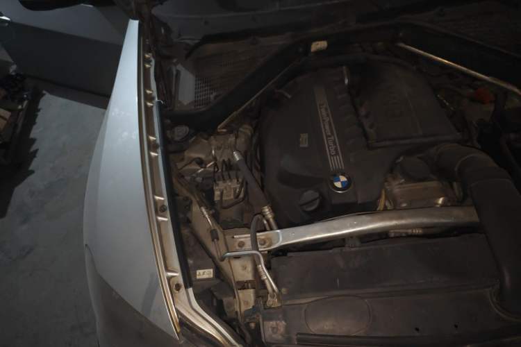 Used BMW X5 2011 xDrive35i Leading Model Engine Bay Right