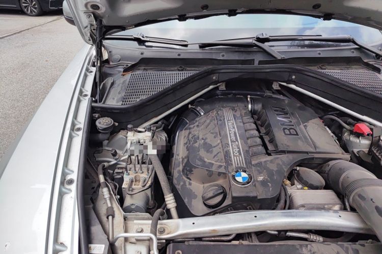 Used BMW X5 2011 xDrive35i Luxury Model Engine Bay Right