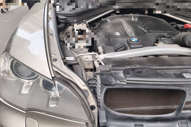Used BMW X5 2011 xDrive35i Leading Model Engine Bay Right