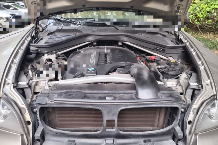 Used BMW X5 2011 xDrive35i Leading Model Engine Bay