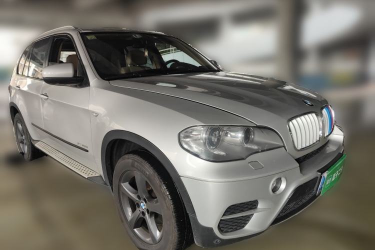 Used BMW X5 2011 xDrive35i Leading Model Front Right 45 Deg