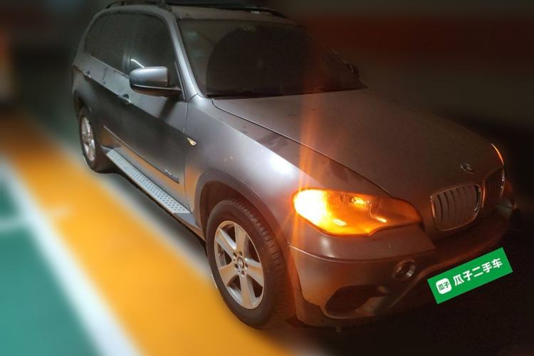 Used BMW X5 2011 xDrive35i Leading Model Front Right 45 Deg