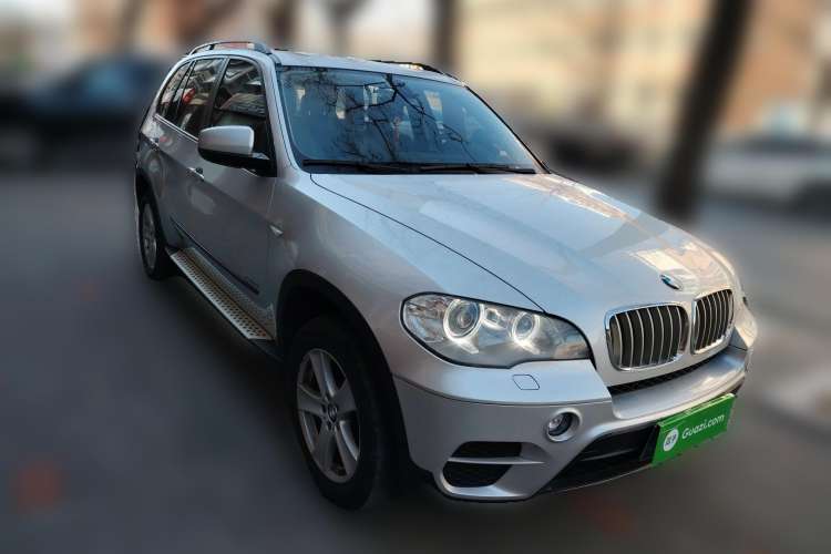 Used BMW X5 2011 xDrive35i Leading Model Front Right 45 Deg