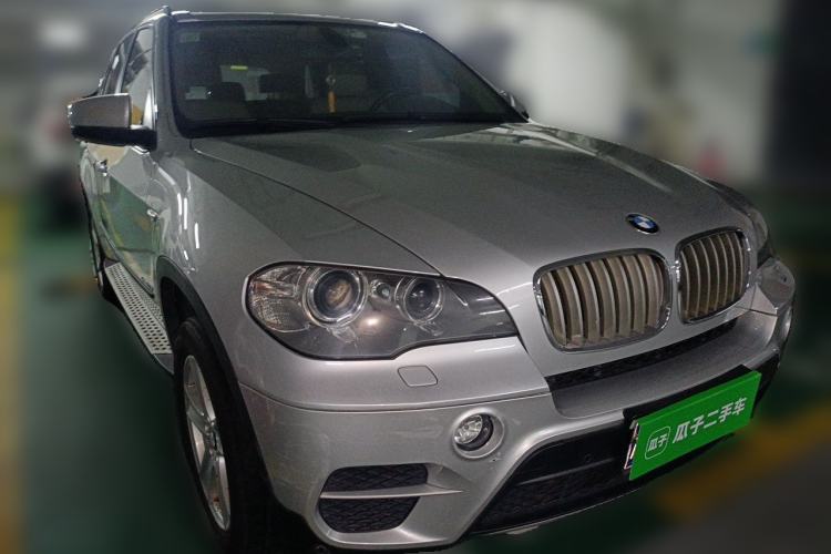 Used BMW X5 2011 xDrive35i Leading Model Front Right 45 Deg