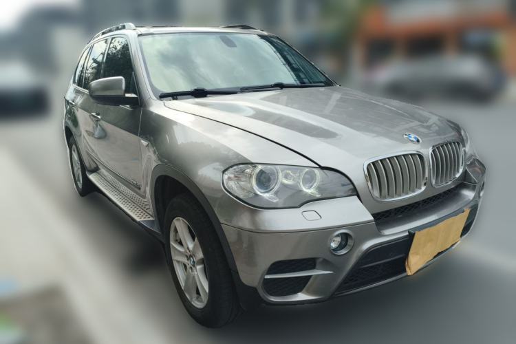 Used BMW X5 2011 xDrive35i Leading Model Front Right 45 Deg