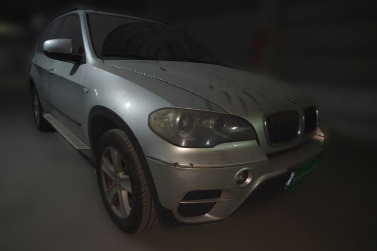 Used BMW X5 2011 xDrive35i Leading Model Front Right 45 Deg