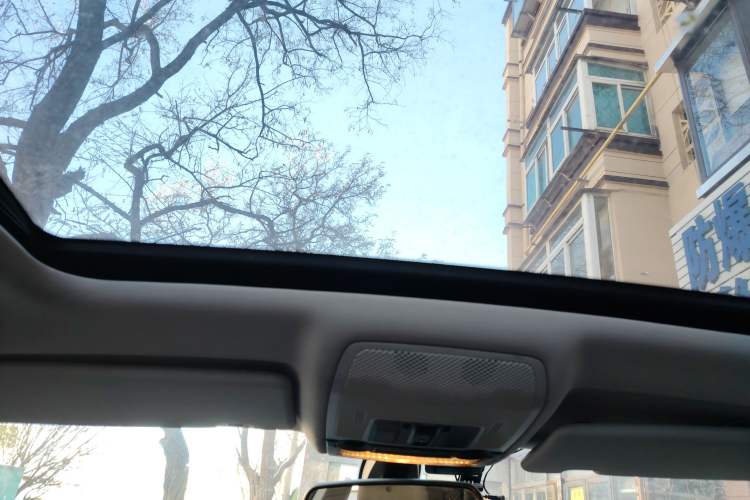 Used BMW X5 2011 xDrive35i Leading Model Headliner