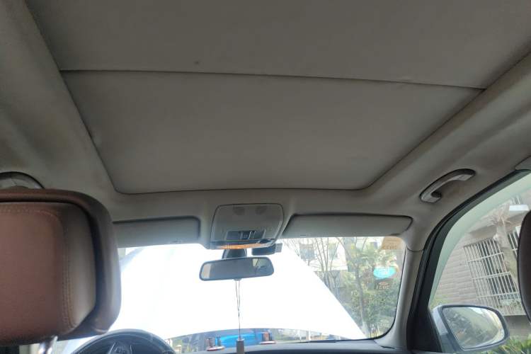 Used BMW X5 2011 xDrive35i Leading Model Headliner