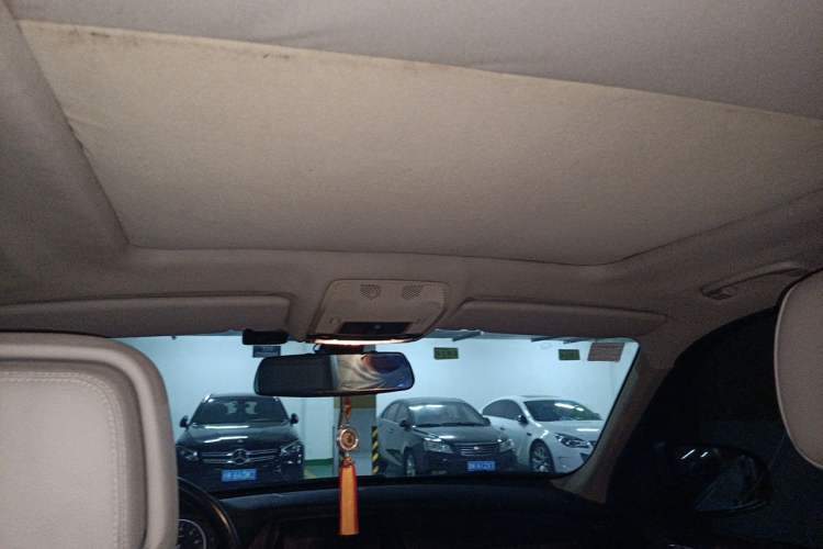 Used BMW X5 2011 xDrive35i Leading Model Headliner