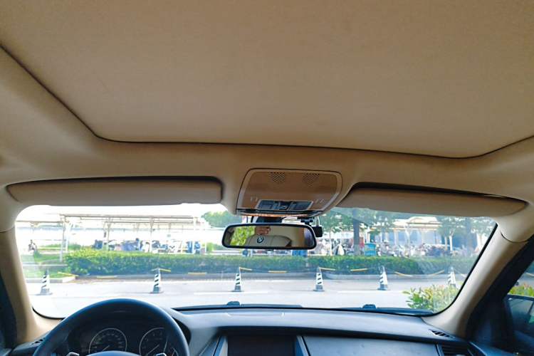Used BMW X5 2011 xDrive35i Leading Model Headliner
