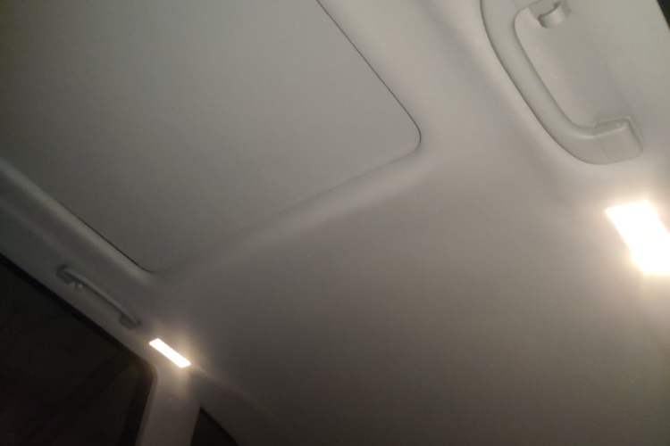 Used BMW X5 2011 xDrive35i Leading Model Headliner