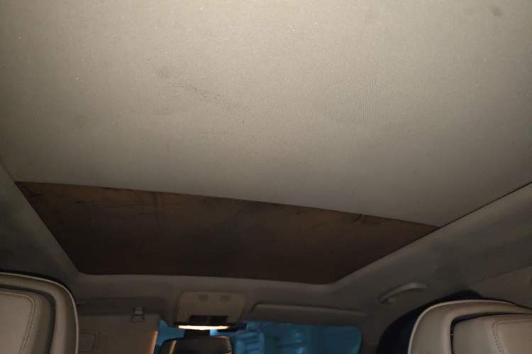 Used BMW X5 2011 xDrive35i Leading Model Headliner