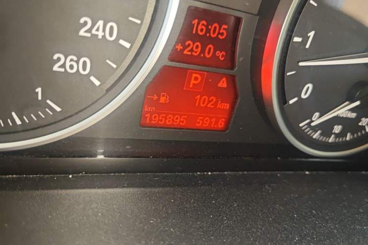 Used BMW X5 2011 xDrive35i Luxury Model Odometer Close Up