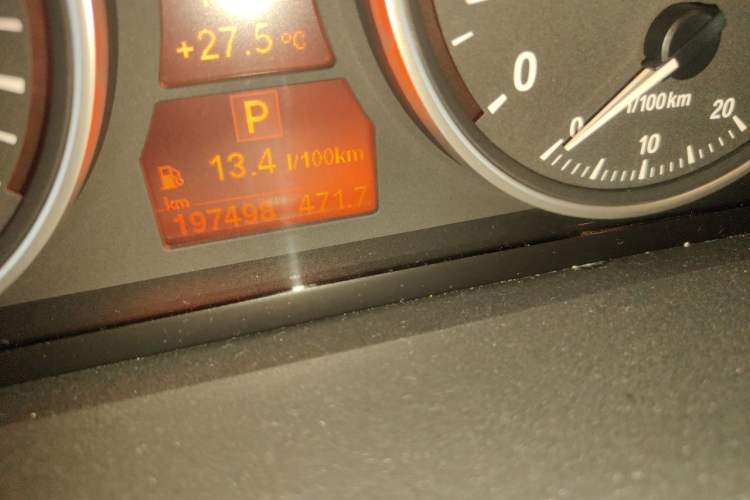 Used BMW X5 2011 xDrive35i Leading Model Odometer Close Up