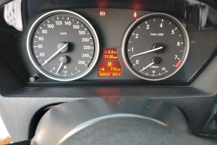 Used BMW X5 2011 xDrive35i Leading Model Odometer Close Up