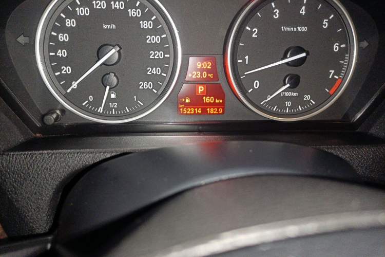 Used BMW X5 2011 xDrive35i Leading Model Odometer Close Up