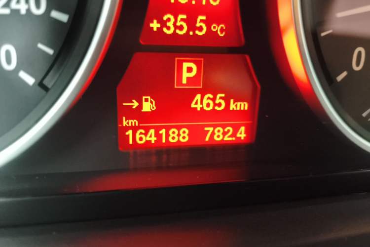 Used BMW X5 2011 xDrive35i Leading Model Odometer Close Up