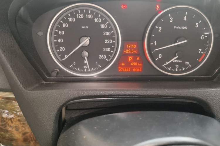Used BMW X5 2011 xDrive35i Leading Model Odometer Close Up