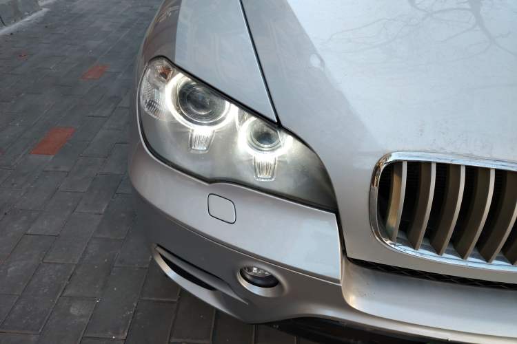 Used BMW X5 2011 xDrive35i Leading Model Right Front Headlight