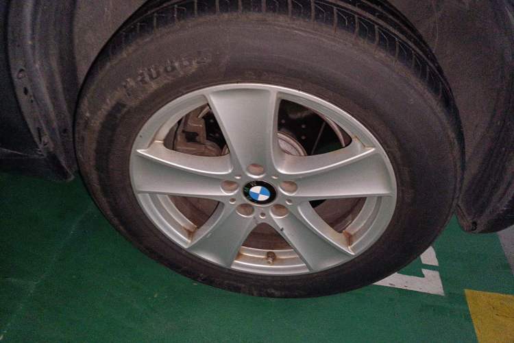 Used BMW X5 2011 xDrive35i Leading Model Right Front Wheel Hub