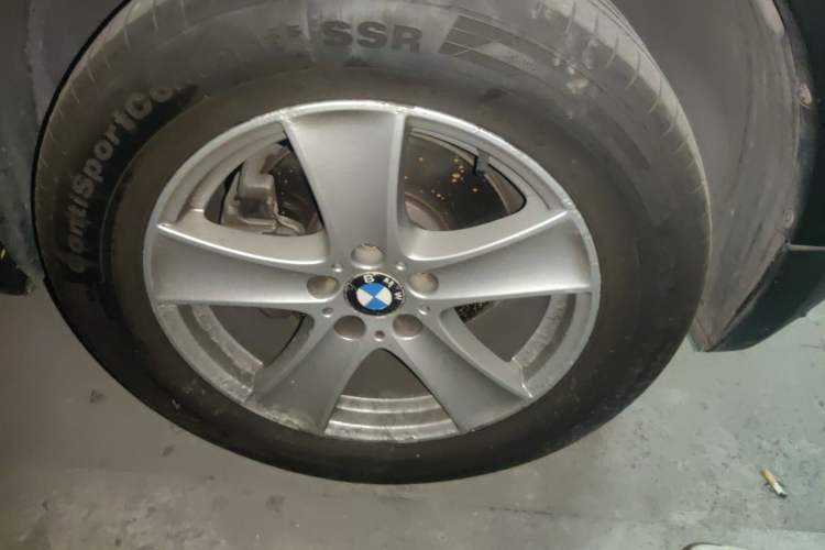 Used BMW X5 2011 xDrive35i Leading Model Right Front Wheel Hub