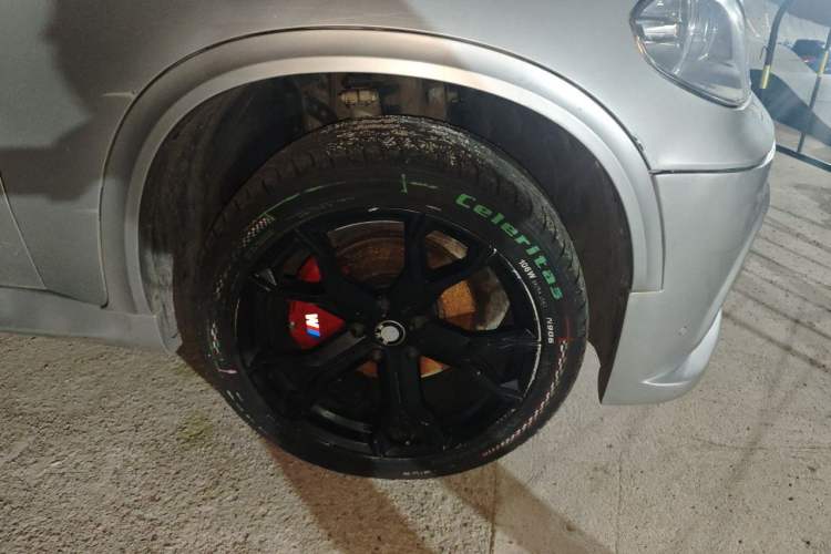 Used BMW X5 2011 xDrive35i Leading Model Right Front Wheel Hub