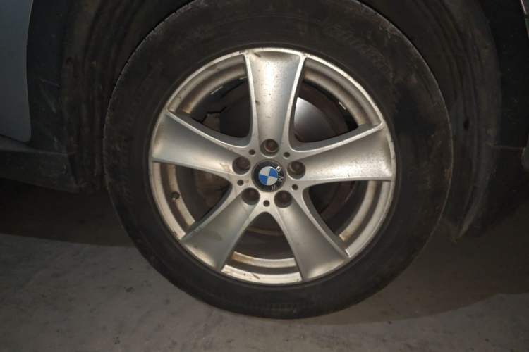 Used BMW X5 2011 xDrive35i Leading Model Right Front Wheel Hub