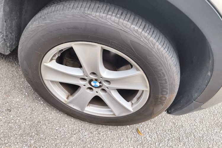 Used BMW X5 2011 xDrive35i Leading Model Right Front Wheel Hub