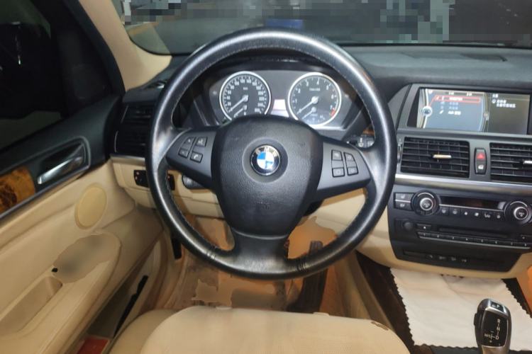Used BMW X5 2011 xDrive35i Leading Model Steering Wheel