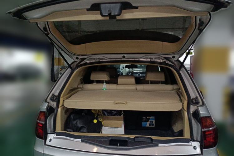 Used BMW X5 2011 xDrive35i Leading Model Trunk