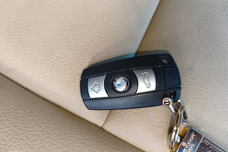 Used BMW X5 2011 xDrive35i Leading Model Vehicle Key