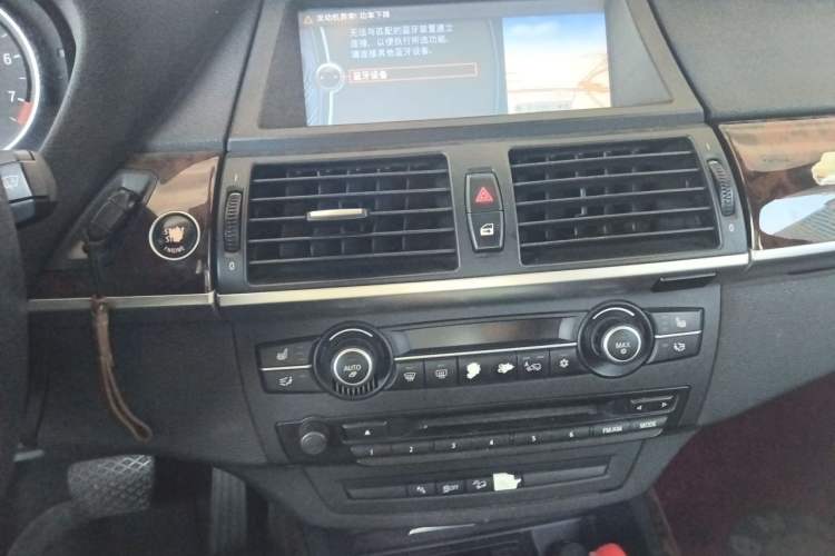 Used BMW X5  Audio And AC Panel