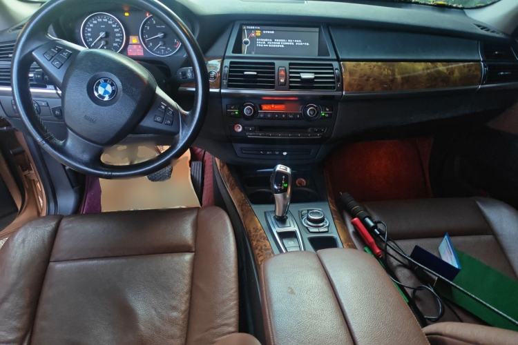 Used BMW X5 2011 xDrive35i Leading Model Center Console