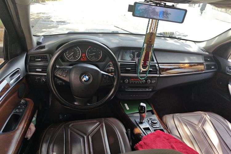 Used BMW X5 2011 xDrive35i Leading Model Center Console