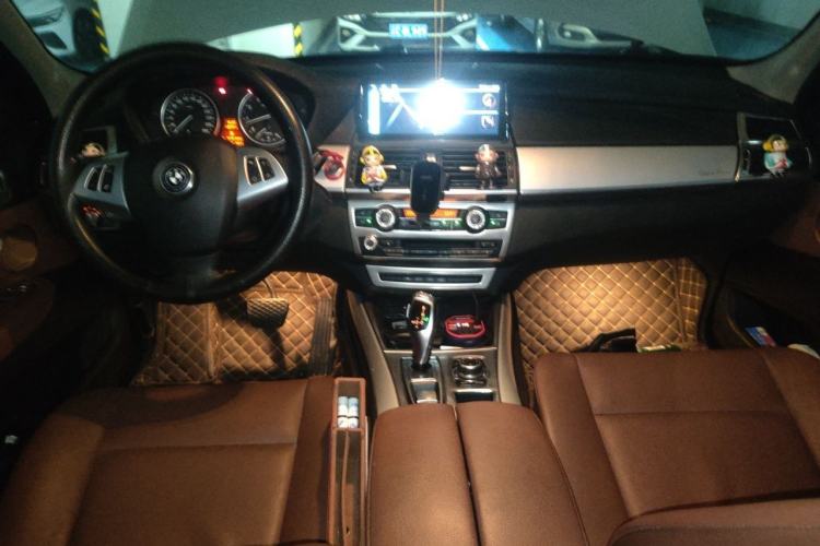 Used BMW X5 2011 xDrive35i Middle East version 5-seater Center Console