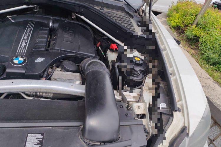 Used BMW X5 2011 xDrive35i Leading Model Engine Bay Left